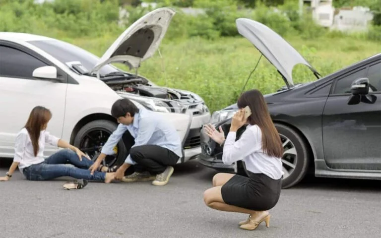 ¿Qué Debo Hacer Inmediatamente Después De Un Accidente Automovilístico?