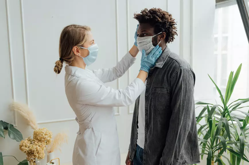 An injured worker at the doctor.